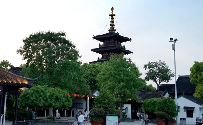 新媒體時(shí)代下短視頻營(yíng)銷(xiāo)對(duì)旅游景區(qū)的正面和負(fù)面影響